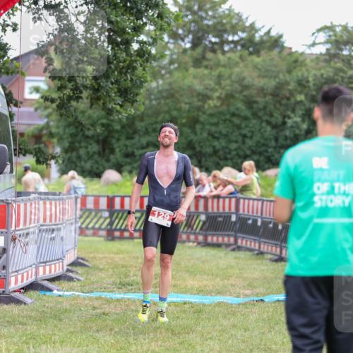 21.06.2026 - 29. Vierlanden-Triathlon Andreas Tolksdorf http://msf.ph/oto/9918831 21.06.2026 12:28:50 Ziel 129 meine-sportfotos.de