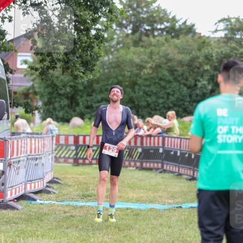 21.06.2026 - 29. Vierlanden-Triathlon Andreas Tolksdorf http://msf.ph/oto/9918832 21.06.2026 12:28:50 Ziel 129 meine-sportfotos.de