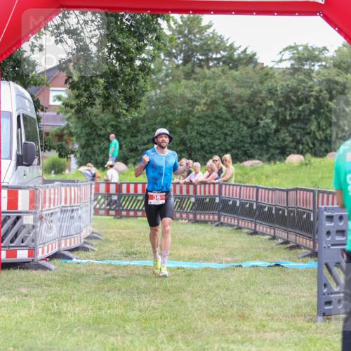 21.06.2026 - 29. Vierlanden-Triathlon Andreas Tolksdorf http://msf.ph/oto/9918842 21.06.2026 12:29:04 Ziel 31, 36 meine-sportfotos.de