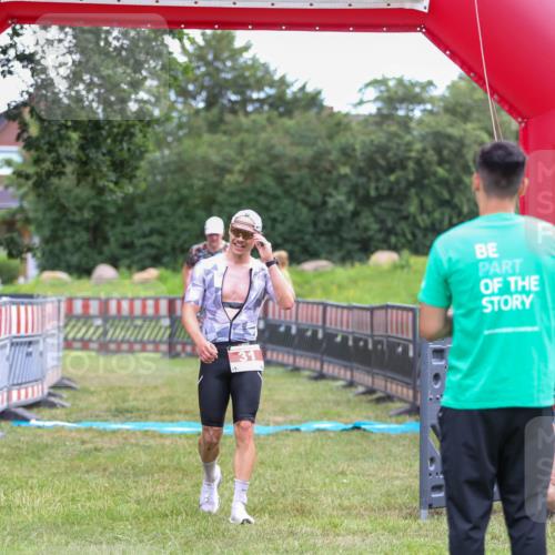 21.06.2026 - 29. Vierlanden-Triathlon Andreas Tolksdorf http://msf.ph/oto/9918863 21.06.2026 12:29:15 Ziel 31, 32 meine-sportfotos.de