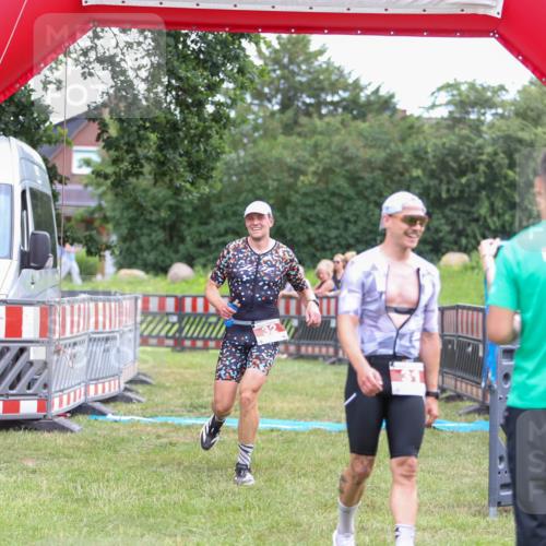 21.06.2026 - 29. Vierlanden-Triathlon Andreas Tolksdorf http://msf.ph/oto/9918872 21.06.2026 12:29:17 Ziel 31, 32 meine-sportfotos.de