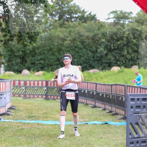 21.06.2026 - 29. Vierlanden-Triathlon Andreas Tolksdorf http://msf.ph/oto/9918906 21.06.2026 12:30:59 Ziel 164 meine-sportfotos.de