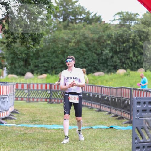 21.06.2026 - 29. Vierlanden-Triathlon Andreas Tolksdorf http://msf.ph/oto/9918907 21.06.2026 12:30:59 Ziel 164 meine-sportfotos.de
