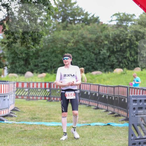 21.06.2026 - 29. Vierlanden-Triathlon Andreas Tolksdorf http://msf.ph/oto/9918909 21.06.2026 12:30:59 Ziel 164 meine-sportfotos.de