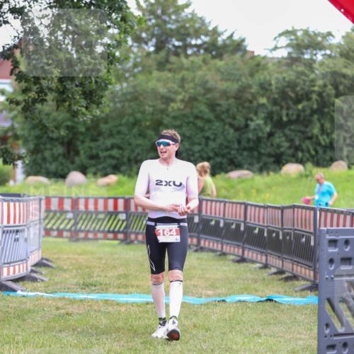 21.06.2026 - 29. Vierlanden-Triathlon Andreas Tolksdorf http://msf.ph/oto/9918913 21.06.2026 12:31:00 Ziel 164 meine-sportfotos.de