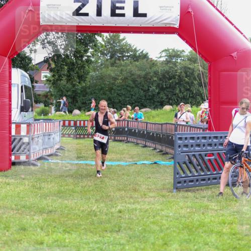 21.06.2026 - 29. Vierlanden-Triathlon Andreas Tolksdorf http://msf.ph/oto/9918920 21.06.2026 12:33:16 Ziel 127, 169 meine-sportfotos.de