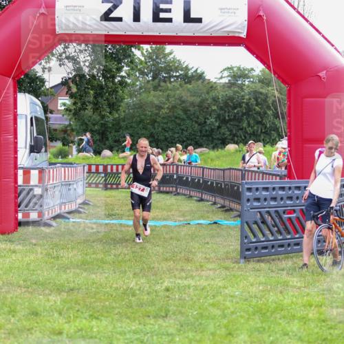 21.06.2026 - 29. Vierlanden-Triathlon Andreas Tolksdorf http://msf.ph/oto/9918922 21.06.2026 12:33:16 Ziel 127, 169 meine-sportfotos.de