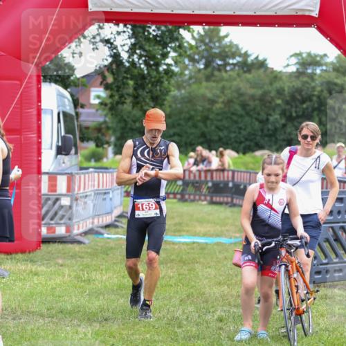21.06.2026 - 29. Vierlanden-Triathlon Andreas Tolksdorf http://msf.ph/oto/9918939 21.06.2026 12:33:25 Ziel 169 meine-sportfotos.de