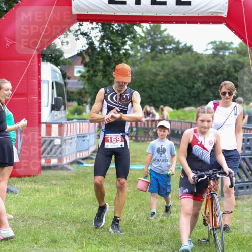 21.06.2026 - 29. Vierlanden-Triathlon Andreas Tolksdorf http://msf.ph/oto/9918942 21.06.2026 12:33:26 Ziel 169 meine-sportfotos.de