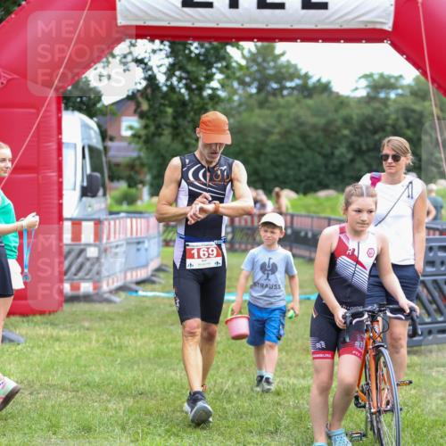 21.06.2026 - 29. Vierlanden-Triathlon Andreas Tolksdorf http://msf.ph/oto/9918945 21.06.2026 12:33:27 Ziel 169 meine-sportfotos.de