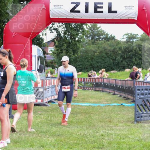 21.06.2026 - 29. Vierlanden-Triathlon Andreas Tolksdorf http://msf.ph/oto/9918958 21.06.2026 12:34:10 Ziel 3, 823 meine-sportfotos.de