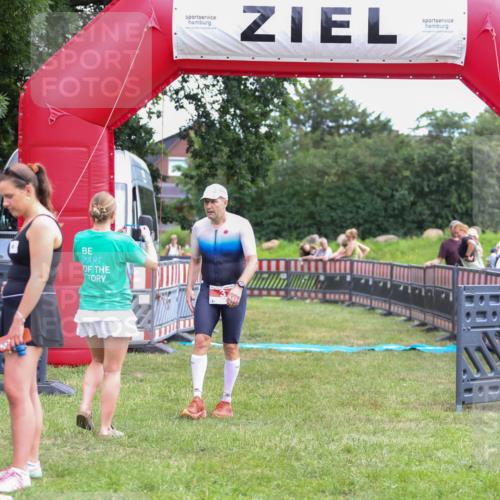21.06.2026 - 29. Vierlanden-Triathlon Andreas Tolksdorf http://msf.ph/oto/9918962 21.06.2026 12:34:10 Ziel 3, 823 meine-sportfotos.de