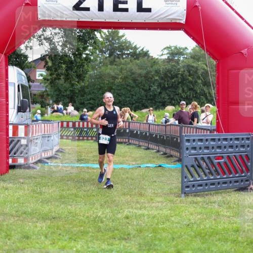 21.06.2026 - 29. Vierlanden-Triathlon Andreas Tolksdorf http://msf.ph/oto/9918964 21.06.2026 12:34:22 Ziel 823 meine-sportfotos.de