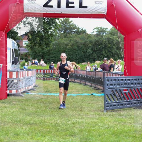 21.06.2026 - 29. Vierlanden-Triathlon Andreas Tolksdorf http://msf.ph/oto/9918969 21.06.2026 12:34:22 Ziel 823 meine-sportfotos.de