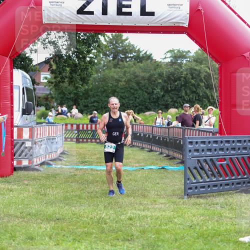21.06.2026 - 29. Vierlanden-Triathlon Andreas Tolksdorf http://msf.ph/oto/9918973 21.06.2026 12:34:22 Ziel 823 meine-sportfotos.de