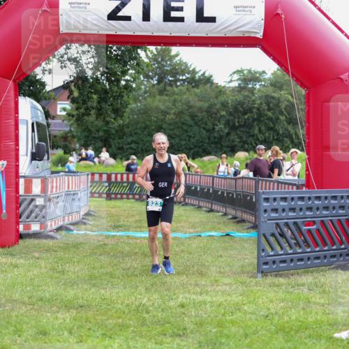 21.06.2026 - 29. Vierlanden-Triathlon Andreas Tolksdorf http://msf.ph/oto/9918974 21.06.2026 12:34:22 Ziel 823 meine-sportfotos.de