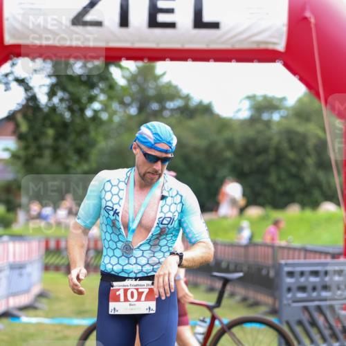 21.06.2026 - 29. Vierlanden-Triathlon Andreas Tolksdorf http://msf.ph/oto/9918996 21.06.2026 12:36:13 Ziel  meine-sportfotos.de