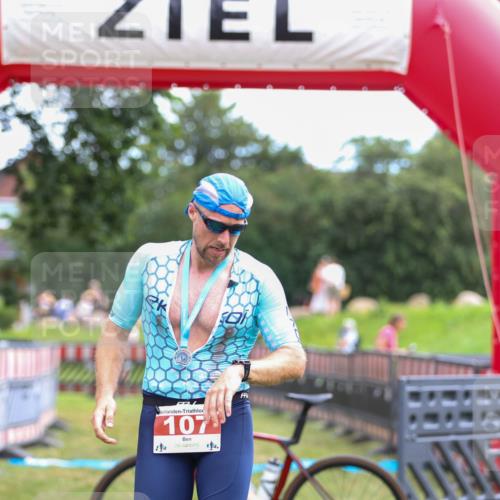 21.06.2026 - 29. Vierlanden-Triathlon Andreas Tolksdorf http://msf.ph/oto/9918997 21.06.2026 12:36:13 Ziel  meine-sportfotos.de