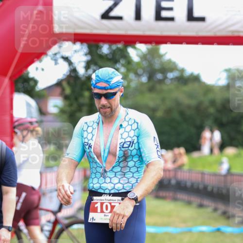 21.06.2026 - 29. Vierlanden-Triathlon Andreas Tolksdorf http://msf.ph/oto/9918998 21.06.2026 12:36:14 Ziel  meine-sportfotos.de