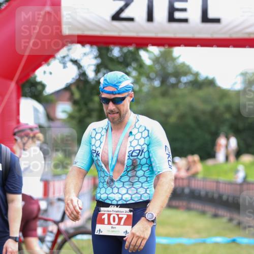 21.06.2026 - 29. Vierlanden-Triathlon Andreas Tolksdorf http://msf.ph/oto/9918999 21.06.2026 12:36:14 Ziel  meine-sportfotos.de