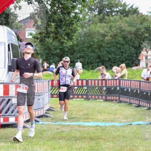 21.06.2026 - 29. Vierlanden-Triathlon Andreas Tolksdorf http://msf.ph/oto/9919018 21.06.2026 12:36:50 Ziel 63, 148 meine-sportfotos.de