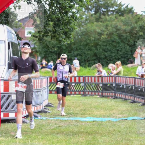 21.06.2026 - 29. Vierlanden-Triathlon Andreas Tolksdorf http://msf.ph/oto/9919019 21.06.2026 12:36:50 Ziel 63, 148 meine-sportfotos.de