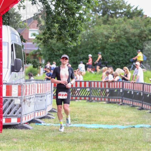 21.06.2026 - 29. Vierlanden-Triathlon Andreas Tolksdorf http://msf.ph/oto/9919033 21.06.2026 12:37:16 Ziel 77 meine-sportfotos.de