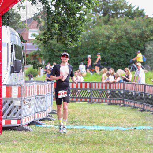21.06.2026 - 29. Vierlanden-Triathlon Andreas Tolksdorf http://msf.ph/oto/9919035 21.06.2026 12:37:16 Ziel 77 meine-sportfotos.de