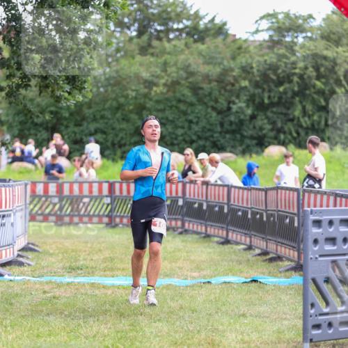 21.06.2026 - 29. Vierlanden-Triathlon Andreas Tolksdorf http://msf.ph/oto/9919046 21.06.2026 12:37:38 Ziel 108 meine-sportfotos.de
