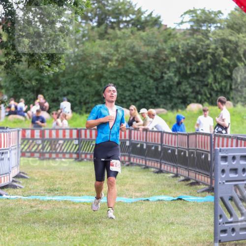 21.06.2026 - 29. Vierlanden-Triathlon Andreas Tolksdorf http://msf.ph/oto/9919048 21.06.2026 12:37:38 Ziel 108 meine-sportfotos.de