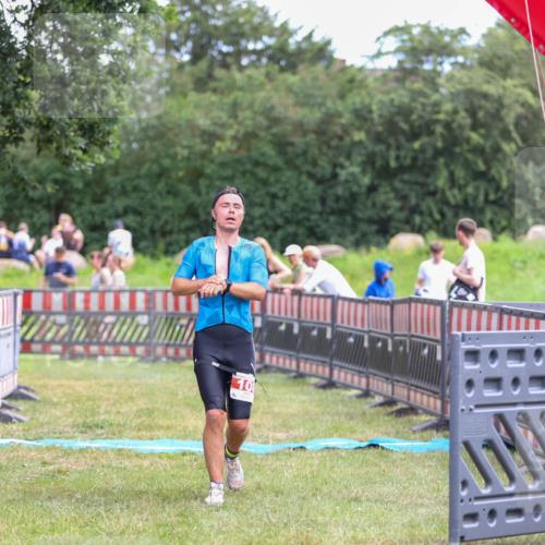 21.06.2026 - 29. Vierlanden-Triathlon Andreas Tolksdorf http://msf.ph/oto/9919055 21.06.2026 12:37:38 Ziel 108 meine-sportfotos.de