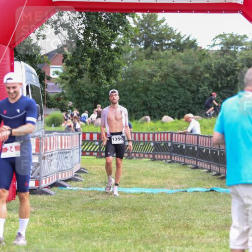 21.06.2026 - 29. Vierlanden-Triathlon Andreas Tolksdorf http://msf.ph/oto/9919087 21.06.2026 12:38:51 Ziel 24, 1355 meine-sportfotos.de