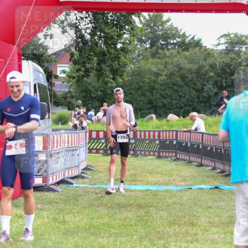 21.06.2026 - 29. Vierlanden-Triathlon Andreas Tolksdorf http://msf.ph/oto/9919090 21.06.2026 12:38:51 Ziel 24, 1355 meine-sportfotos.de