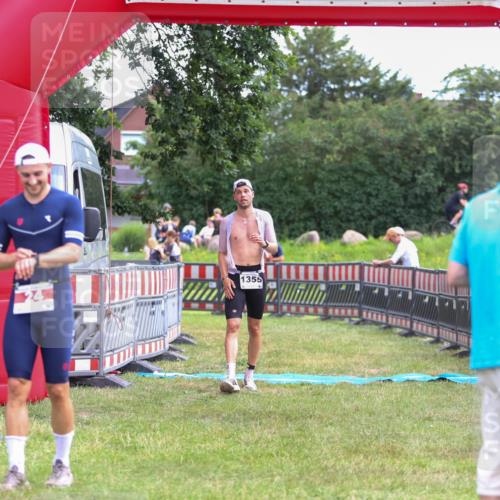 21.06.2026 - 29. Vierlanden-Triathlon Andreas Tolksdorf http://msf.ph/oto/9919091 21.06.2026 12:38:51 Ziel 24, 1355 meine-sportfotos.de