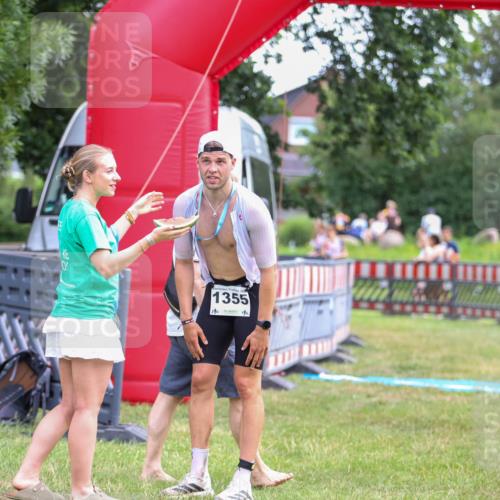 21.06.2026 - 29. Vierlanden-Triathlon Andreas Tolksdorf http://msf.ph/oto/9919092 21.06.2026 12:39:15 Ziel 202 meine-sportfotos.de