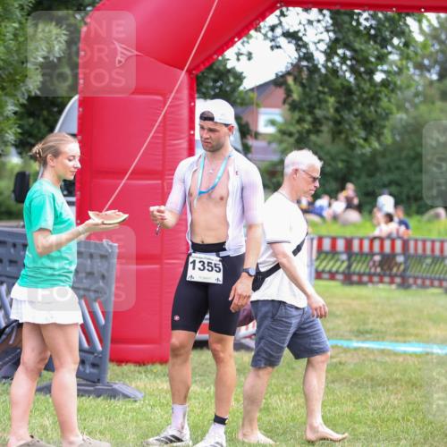 21.06.2026 - 29. Vierlanden-Triathlon Andreas Tolksdorf http://msf.ph/oto/9919099 21.06.2026 12:39:15 Ziel 202 meine-sportfotos.de