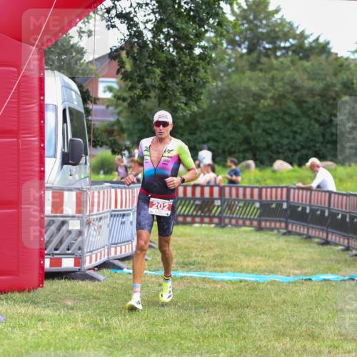 21.06.2026 - 29. Vierlanden-Triathlon Andreas Tolksdorf http://msf.ph/oto/9919104 21.06.2026 12:39:25 Ziel 16, 202 meine-sportfotos.de
