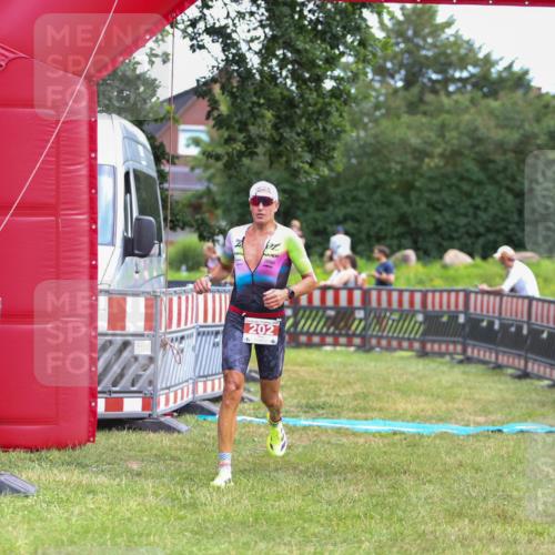 21.06.2026 - 29. Vierlanden-Triathlon Andreas Tolksdorf http://msf.ph/oto/9919106 21.06.2026 12:39:25 Ziel 16, 202 meine-sportfotos.de