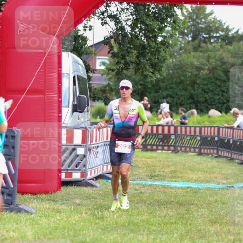 21.06.2026 - 29. Vierlanden-Triathlon Andreas Tolksdorf http://msf.ph/oto/9919109 21.06.2026 12:39:25 Ziel 16, 202 meine-sportfotos.de