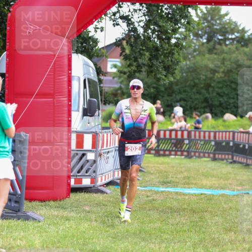 21.06.2026 - 29. Vierlanden-Triathlon Andreas Tolksdorf http://msf.ph/oto/9919110 21.06.2026 12:39:25 Ziel 16, 202 meine-sportfotos.de