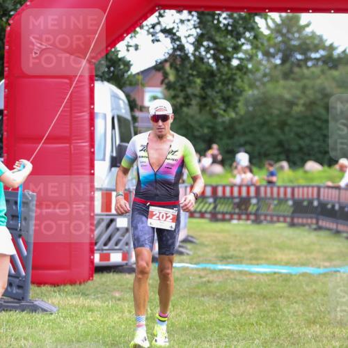 21.06.2026 - 29. Vierlanden-Triathlon Andreas Tolksdorf http://msf.ph/oto/9919112 21.06.2026 12:39:26 Ziel 16, 202 meine-sportfotos.de
