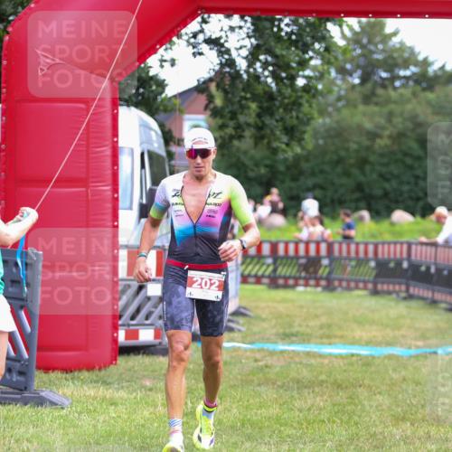 21.06.2026 - 29. Vierlanden-Triathlon Andreas Tolksdorf http://msf.ph/oto/9919113 21.06.2026 12:39:26 Ziel 16, 202 meine-sportfotos.de