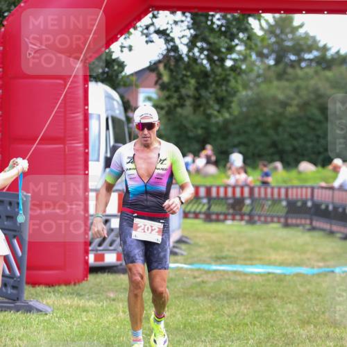21.06.2026 - 29. Vierlanden-Triathlon Andreas Tolksdorf http://msf.ph/oto/9919115 21.06.2026 12:39:26 Ziel 16, 202 meine-sportfotos.de