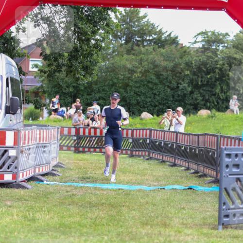 21.06.2026 - 29. Vierlanden-Triathlon Andreas Tolksdorf http://msf.ph/oto/9919140 21.06.2026 12:43:18 Ziel 639 meine-sportfotos.de