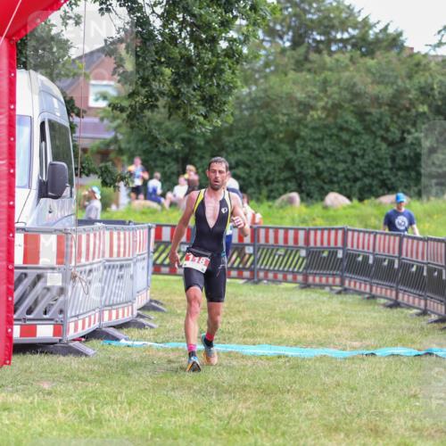 21.06.2026 - 29. Vierlanden-Triathlon Andreas Tolksdorf http://msf.ph/oto/9919173 21.06.2026 12:44:16 Ziel 118, 819 meine-sportfotos.de