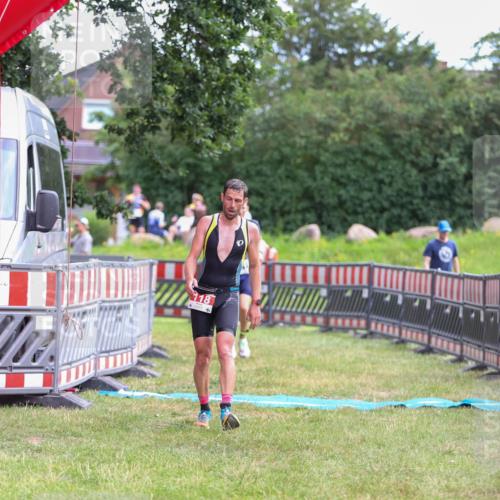 21.06.2026 - 29. Vierlanden-Triathlon Andreas Tolksdorf http://msf.ph/oto/9919177 21.06.2026 12:44:16 Ziel 118, 819 meine-sportfotos.de