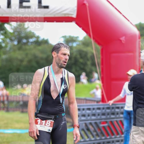 21.06.2026 - 29. Vierlanden-Triathlon Andreas Tolksdorf http://msf.ph/oto/9919194 21.06.2026 12:44:31 Ziel 667 meine-sportfotos.de