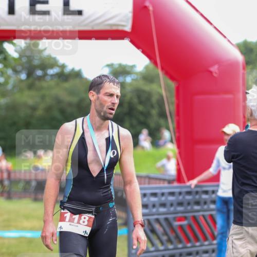 21.06.2026 - 29. Vierlanden-Triathlon Andreas Tolksdorf http://msf.ph/oto/9919195 21.06.2026 12:44:31 Ziel 667 meine-sportfotos.de