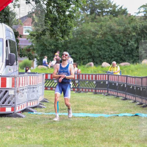21.06.2026 - 29. Vierlanden-Triathlon Andreas Tolksdorf http://msf.ph/oto/9919199 21.06.2026 12:44:37 Ziel 667 meine-sportfotos.de