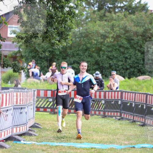 21.06.2026 - 29. Vierlanden-Triathlon Andreas Tolksdorf http://msf.ph/oto/9919255 21.06.2026 12:46:25 Ziel 12, 57 meine-sportfotos.de